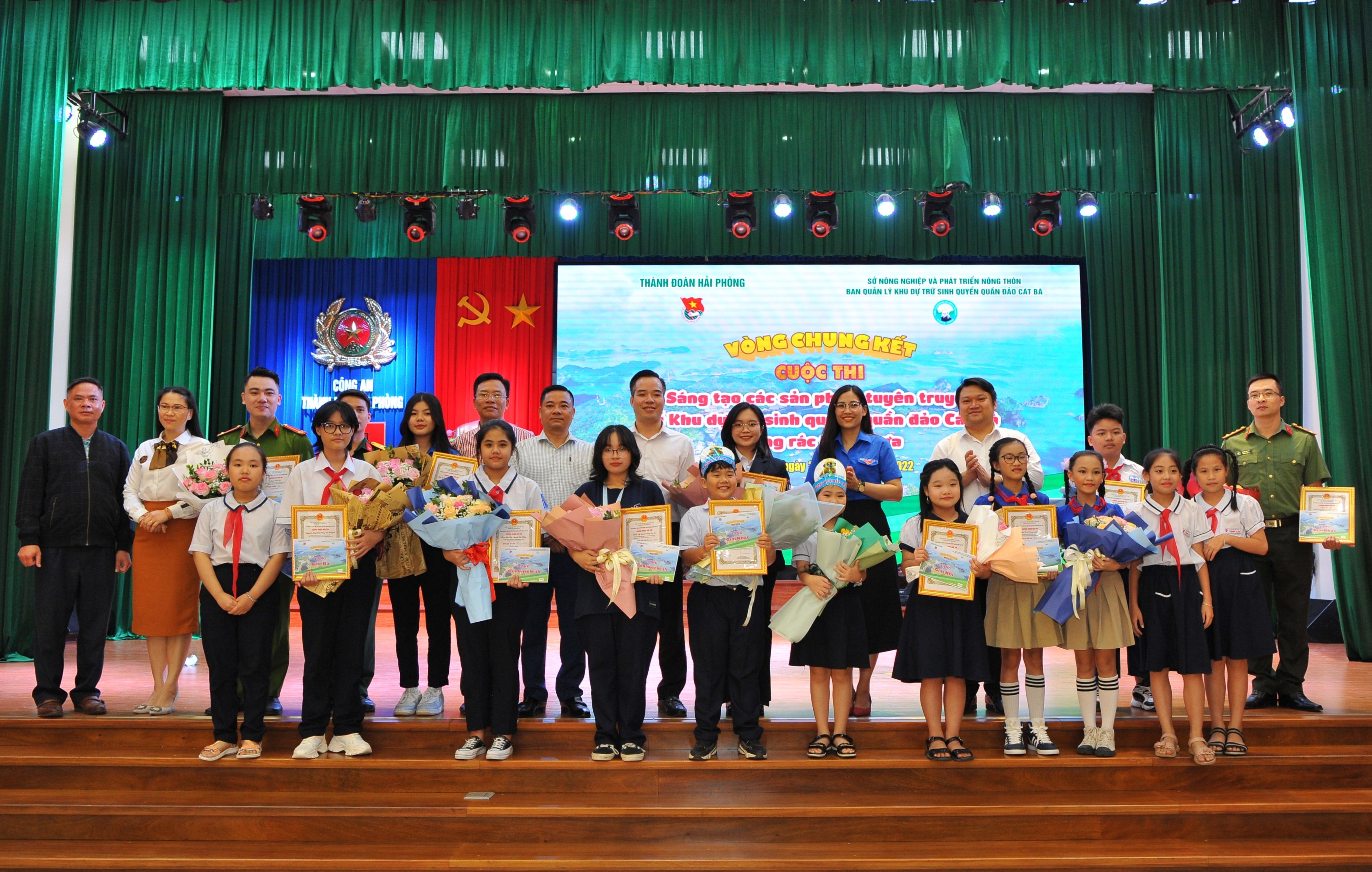 Đoàn cơ sở Phòng Hậu cần giành giải Nhất Cuộc thi “Sáng tạo các sản phẩm tuyên truyền về Khu dự trữ sinh quyển quần đảo Cát Bà bằng rác thải nhựa”